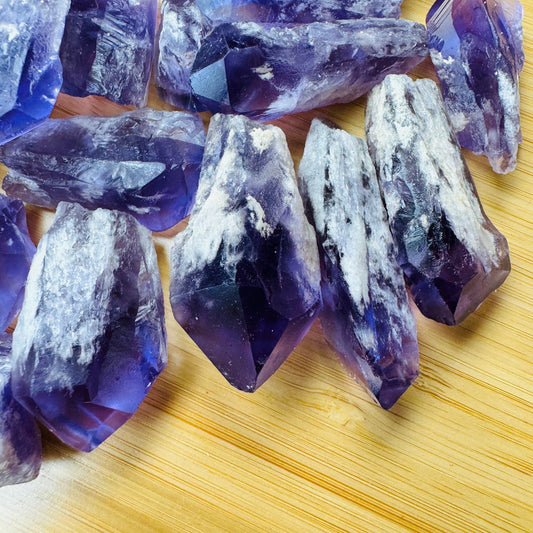 Amethyst (Bahia) Raw Crystal Points (1-2 Inch - AAA Grade - 24-40 Pieces Per Pound) Ethically Sourced from Brazil